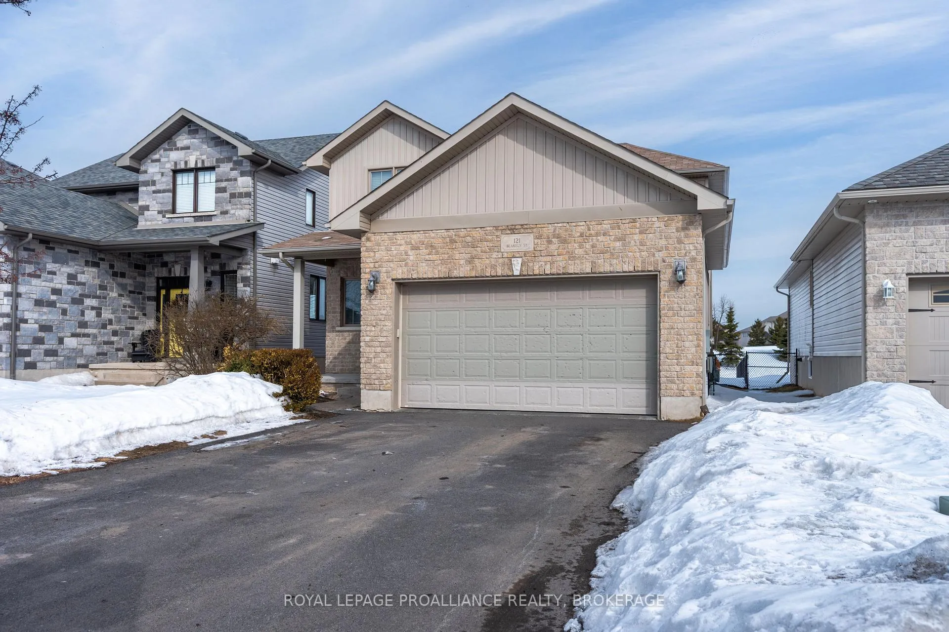 Photo 2 of 121 Blakely Street, Loyalist, Amherstview — HOMEH