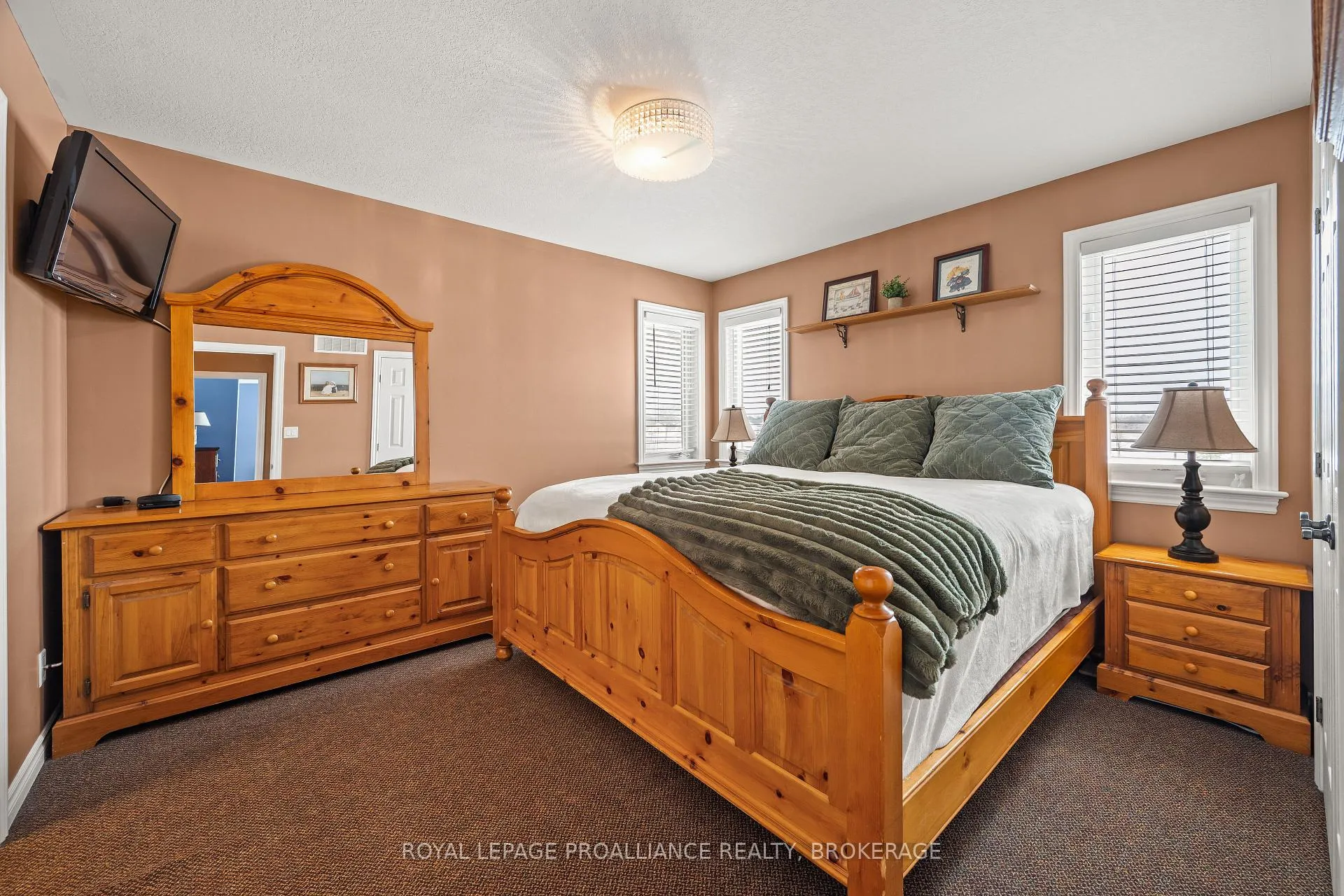 Photo 22 of 121 Blakely Street, Loyalist, Amherstview — HOMEH