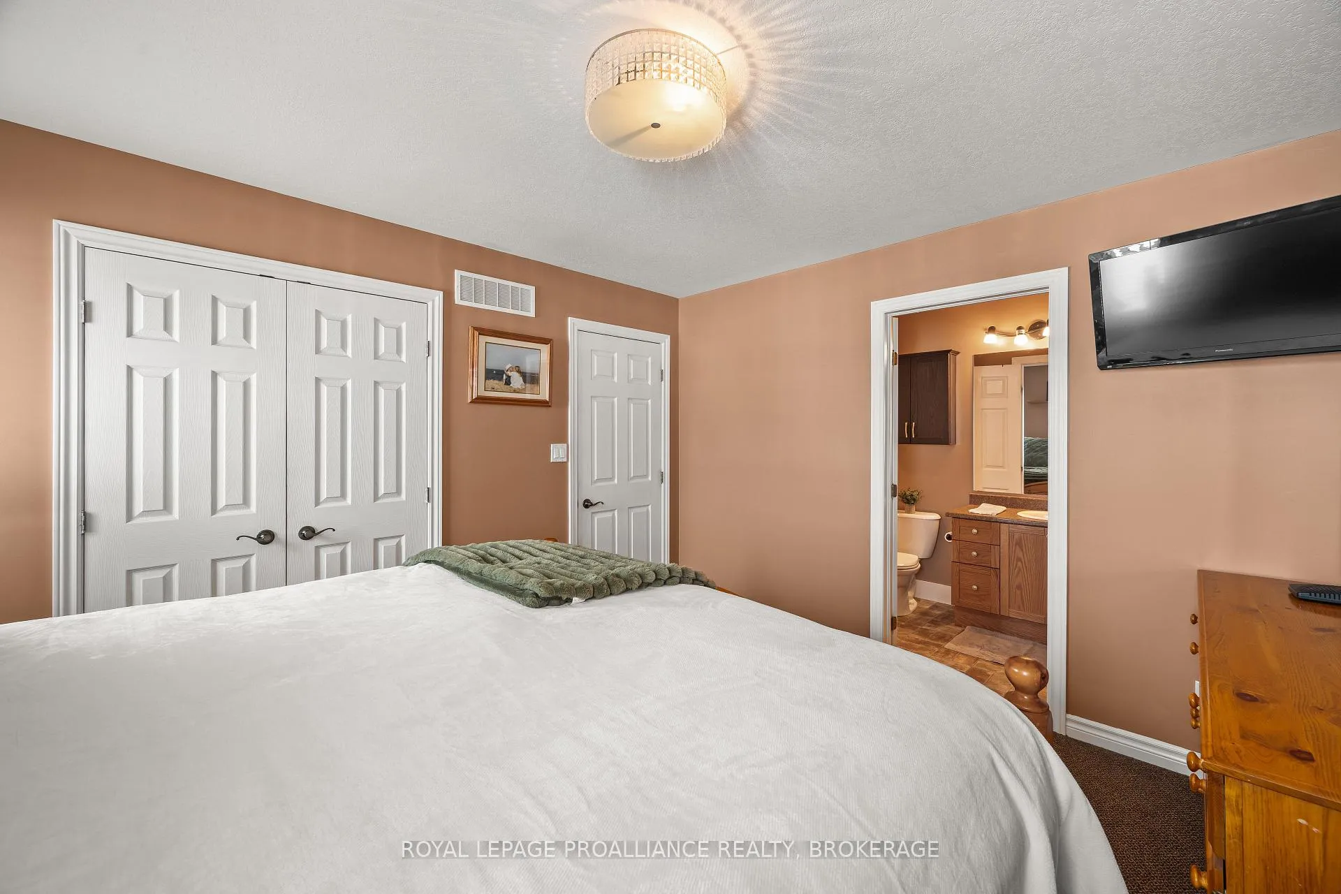 Photo 23 of 121 Blakely Street, Loyalist, Amherstview — HOMEH