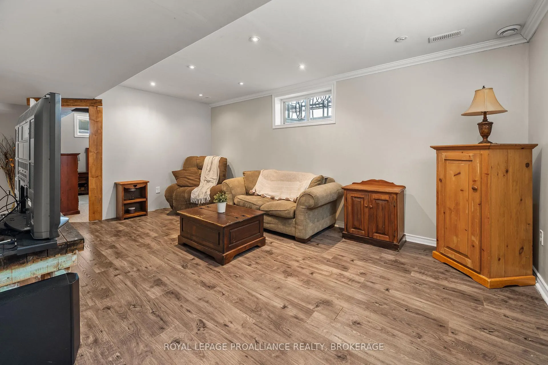 Photo 26 of 121 Blakely Street, Loyalist, Amherstview — HOMEH