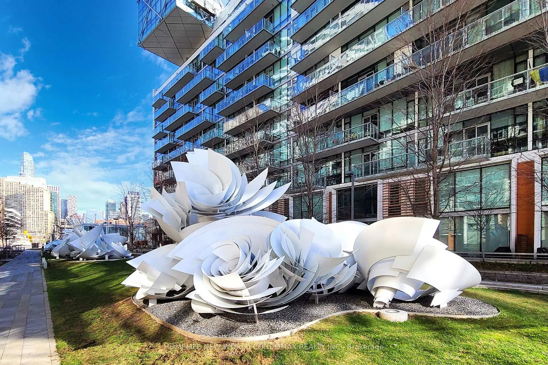 Photo 4 of Unit 1201, 15 Queens Quay E, Toronto, Waterfront Communities — HOMEH