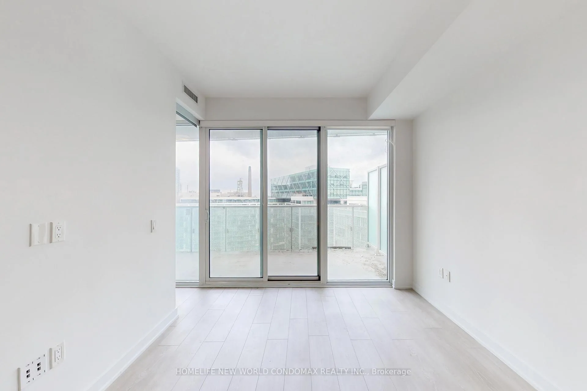 Photo 7 of Unit 1201, 15 Queens Quay E, Toronto, Waterfront Communities — HOMEH