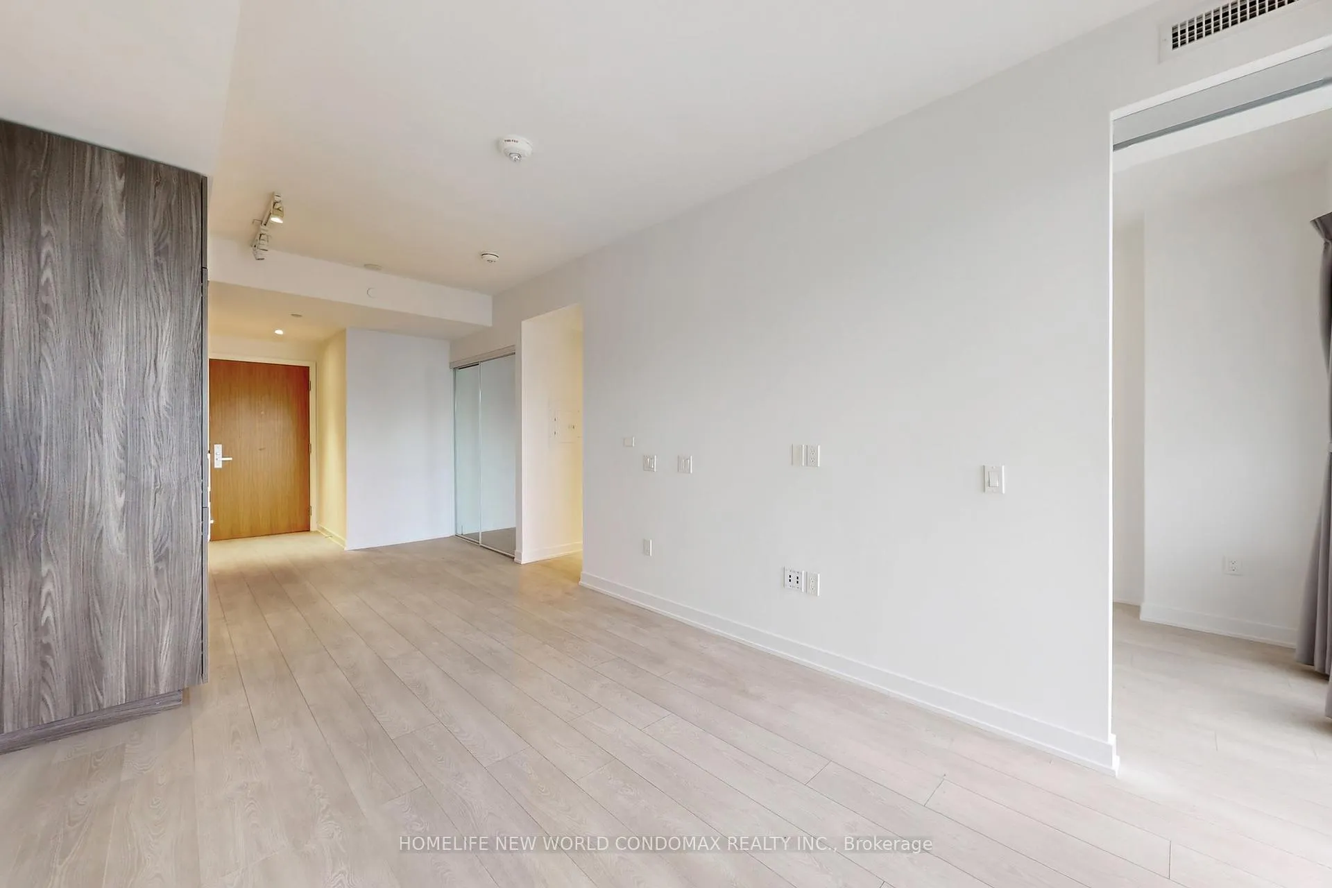 Photo 10 of Unit 1201, 15 Queens Quay E, Toronto, Waterfront Communities — HOMEH