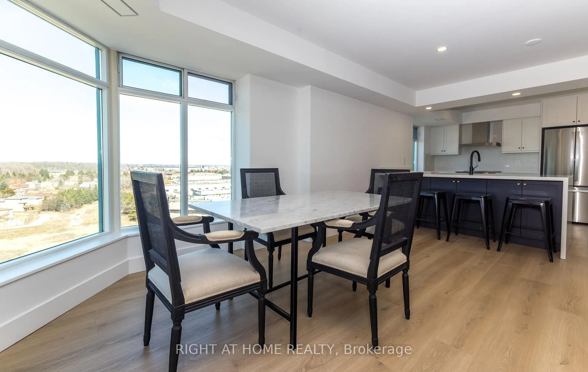Photo 5 of Unit 1508-1509, 135 Pond Drive, Markham, Commerce Valley — HOMEH