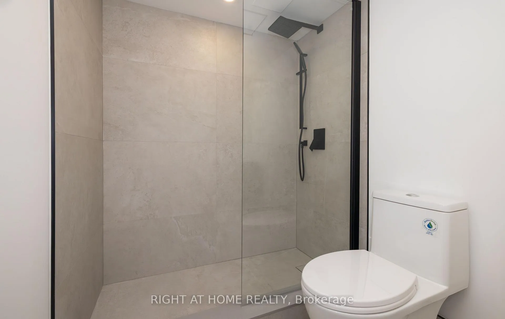 Photo 9 of Unit 1508-1509, 135 Pond Drive, Markham, Commerce Valley — HOMEH