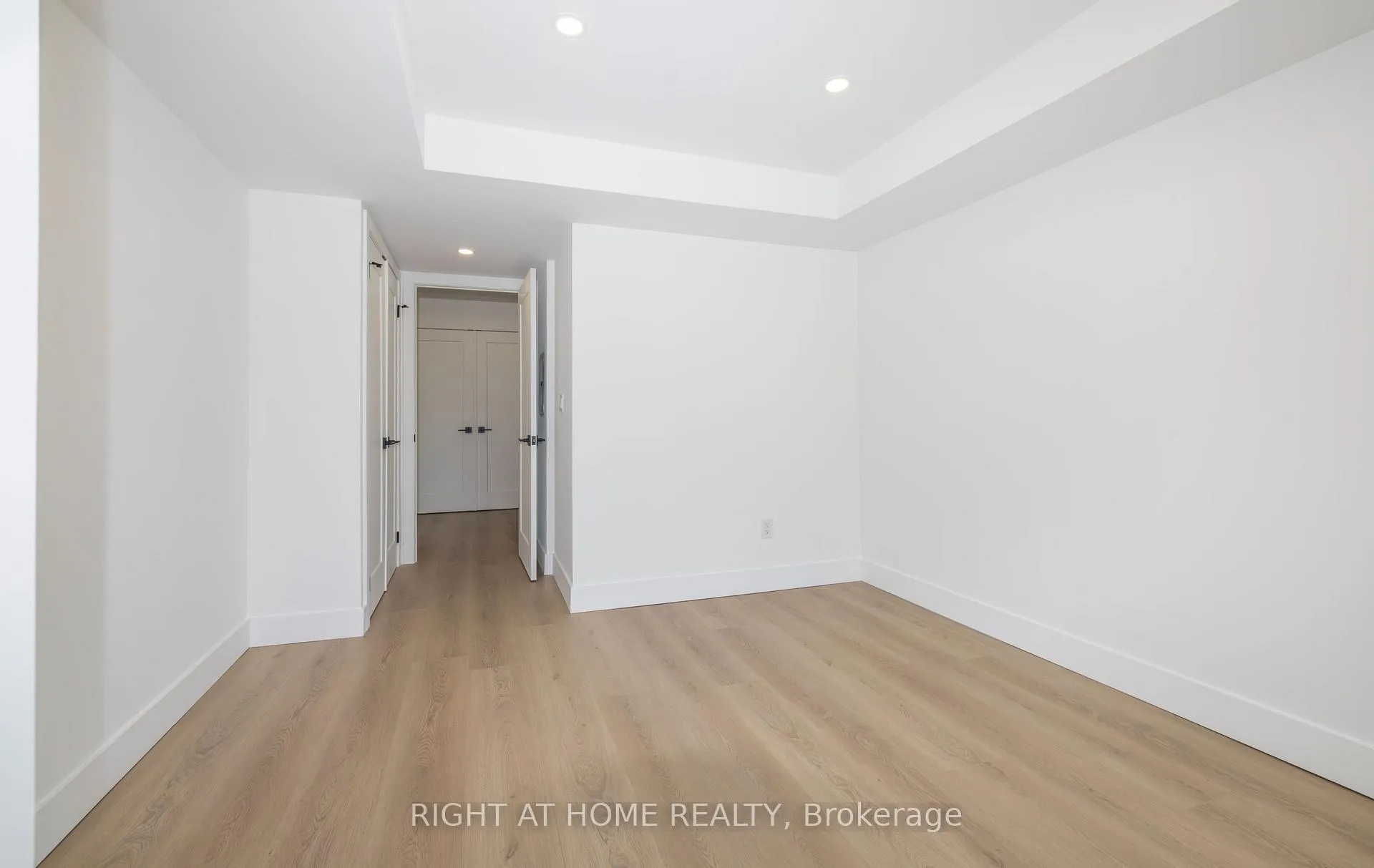 Photo 11 of Unit 1508-1509, 135 Pond Drive, Markham, Commerce Valley — HOMEH