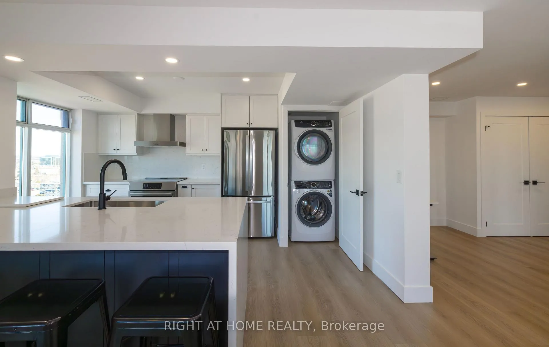 Photo 15 of Unit 1508-1509, 135 Pond Drive, Markham, Commerce Valley — HOMEH