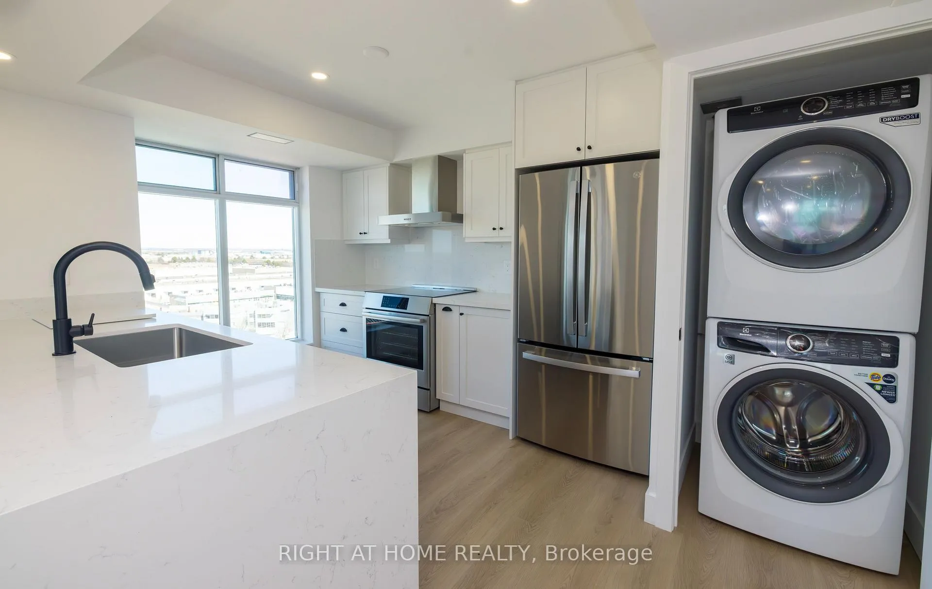 Photo 16 of Unit 1508-1509, 135 Pond Drive, Markham, Commerce Valley — HOMEH