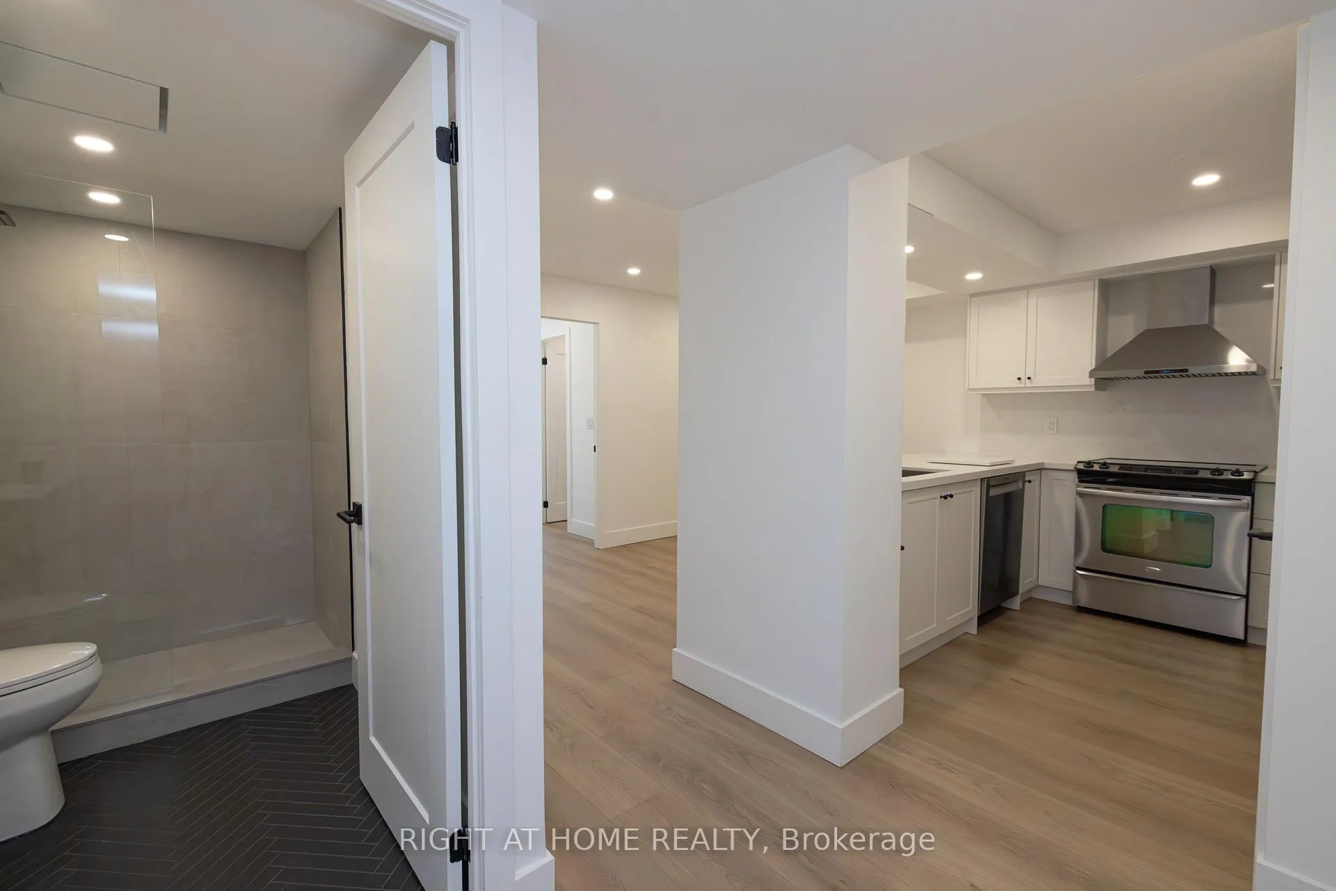 Photo 20 of Unit 1508-1509, 135 Pond Drive, Markham, Commerce Valley — HOMEH