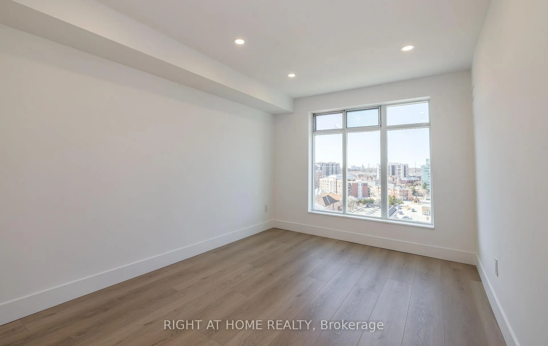 Photo 22 of Unit 1508-1509, 135 Pond Drive, Markham, Commerce Valley — HOMEH