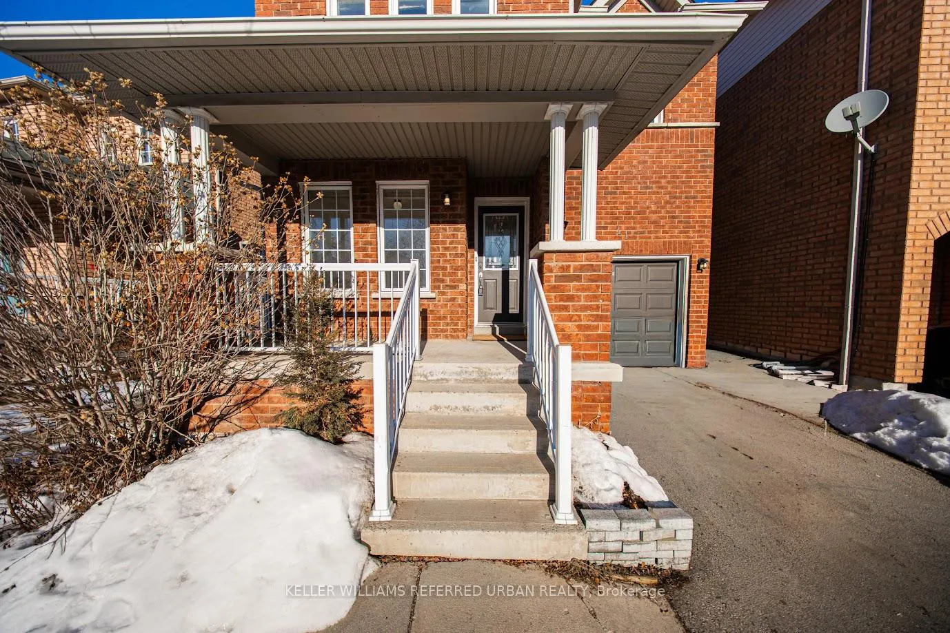 Photo 2 of 41 Pauline Crescent, Brampton, Fletcher's Meadow — HOMEH