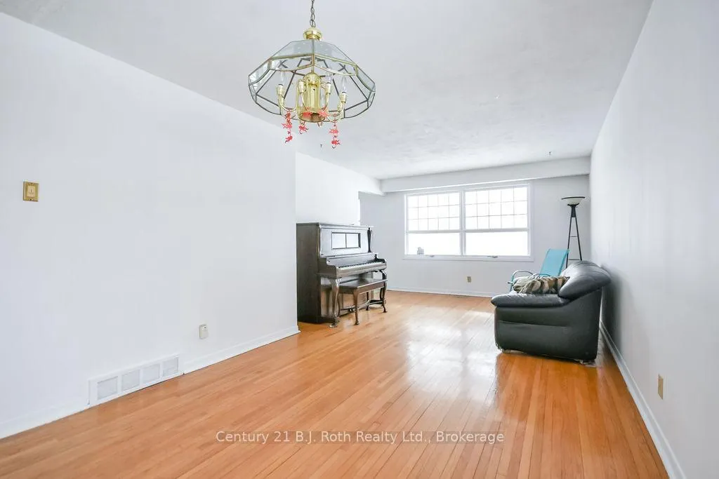Photo 10 of 240 Macartney Street, Midland — HOMEH