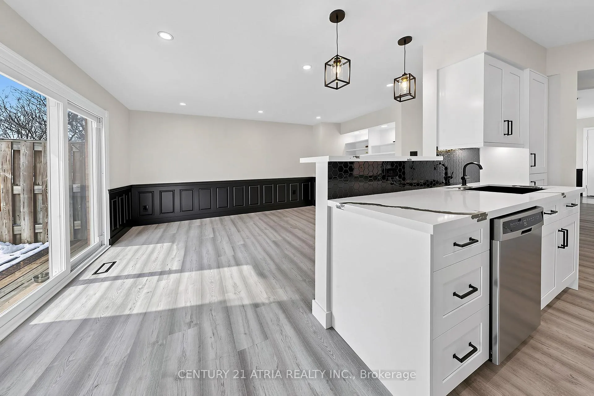 Photo 8 of 35 Anderson Place, Aurora, Aurora Highlands — HOMEH