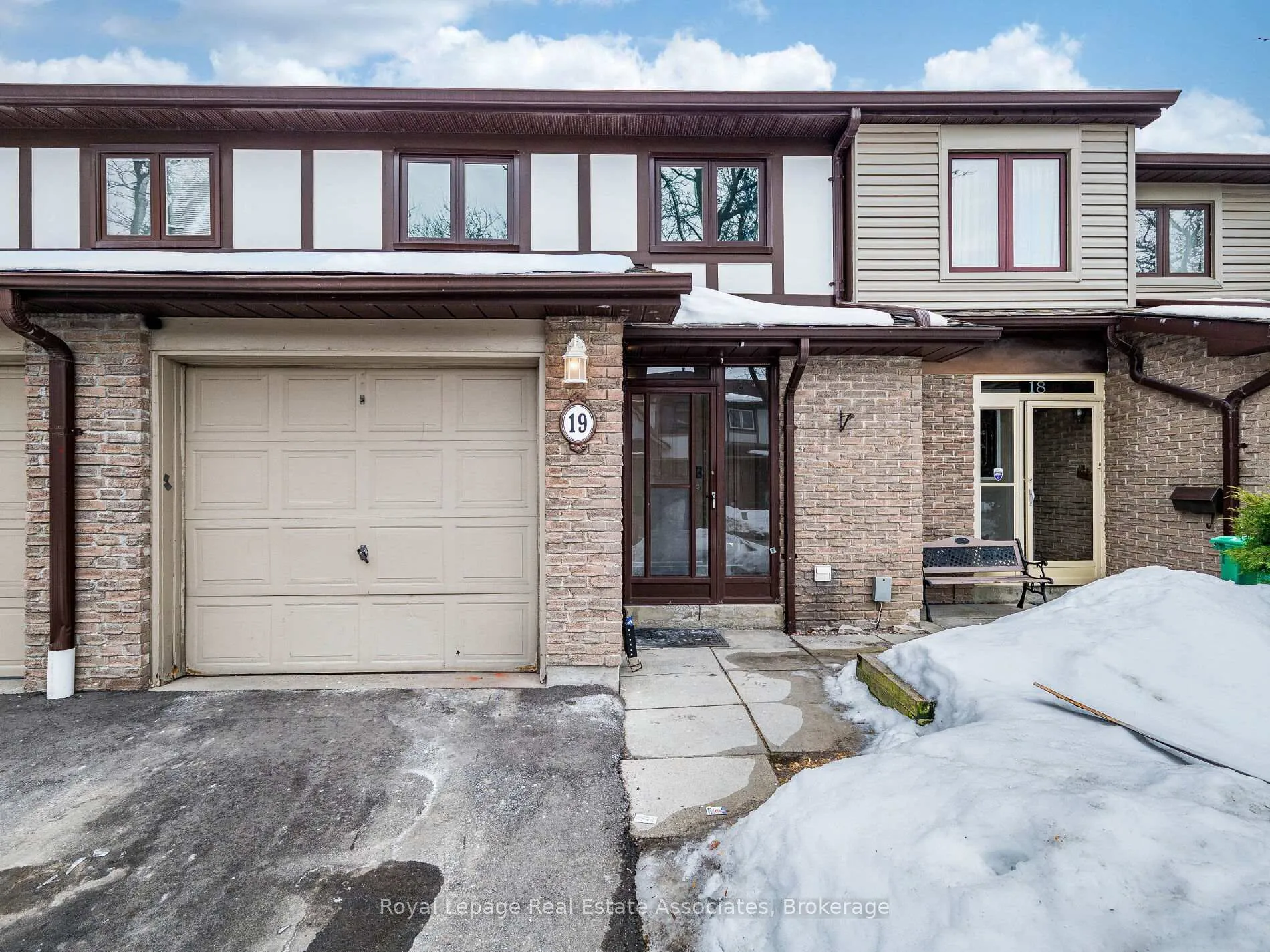 Photo 1 of 19 Gatwick Lane, Brampton, Northgate — HOMEH