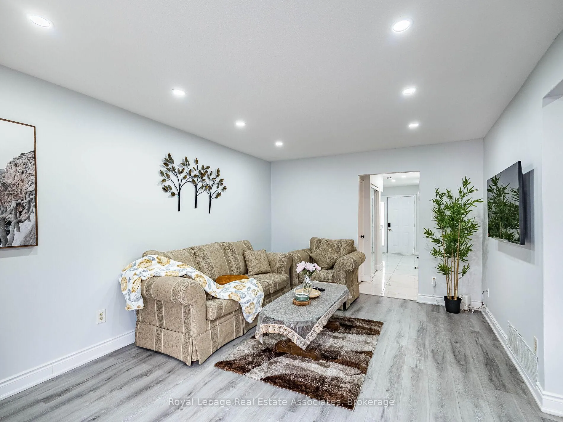 Photo 8 of 19 Gatwick Lane, Brampton, Northgate — HOMEH