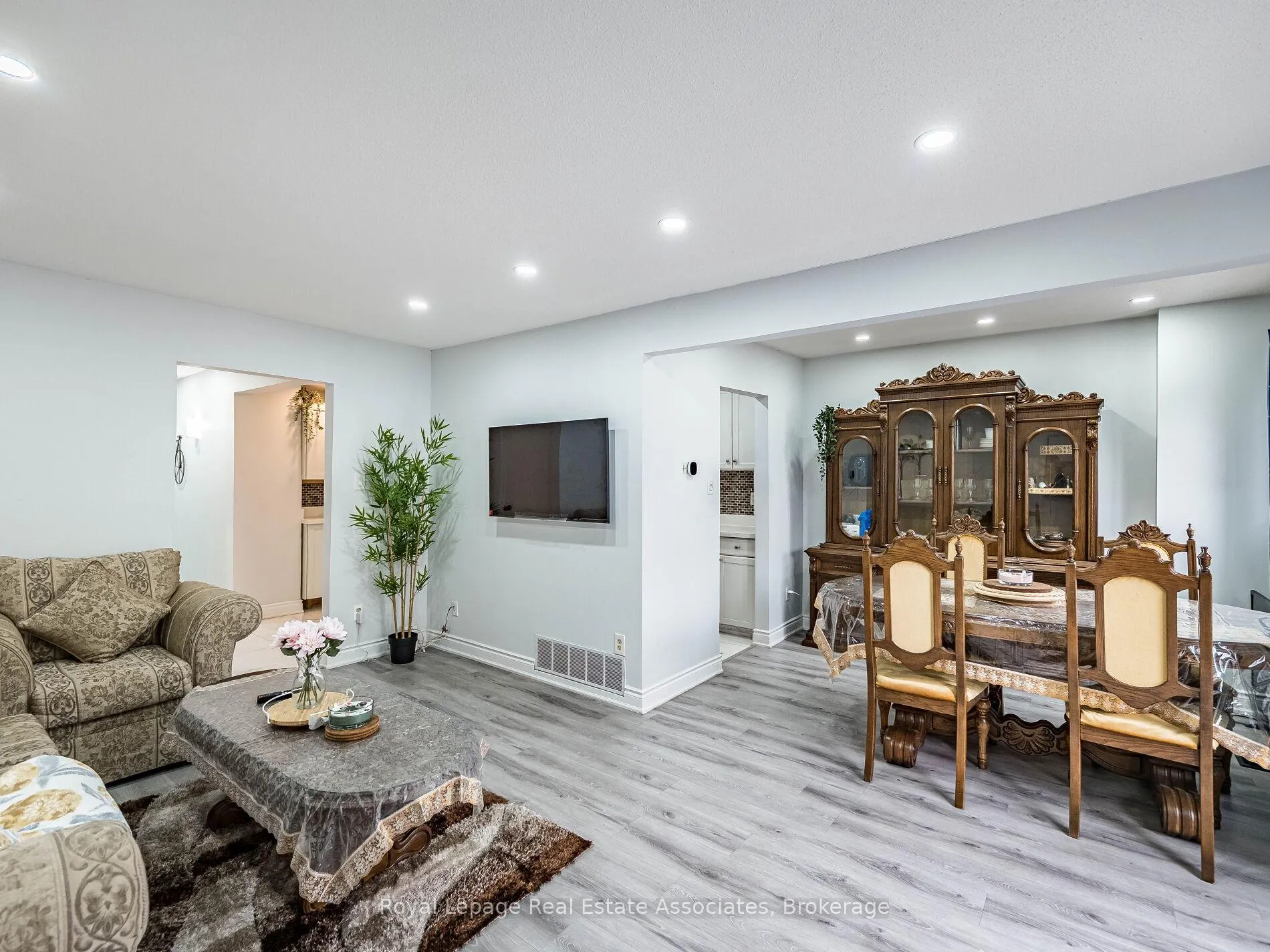Photo 11 of 19 Gatwick Lane, Brampton, Northgate — HOMEH