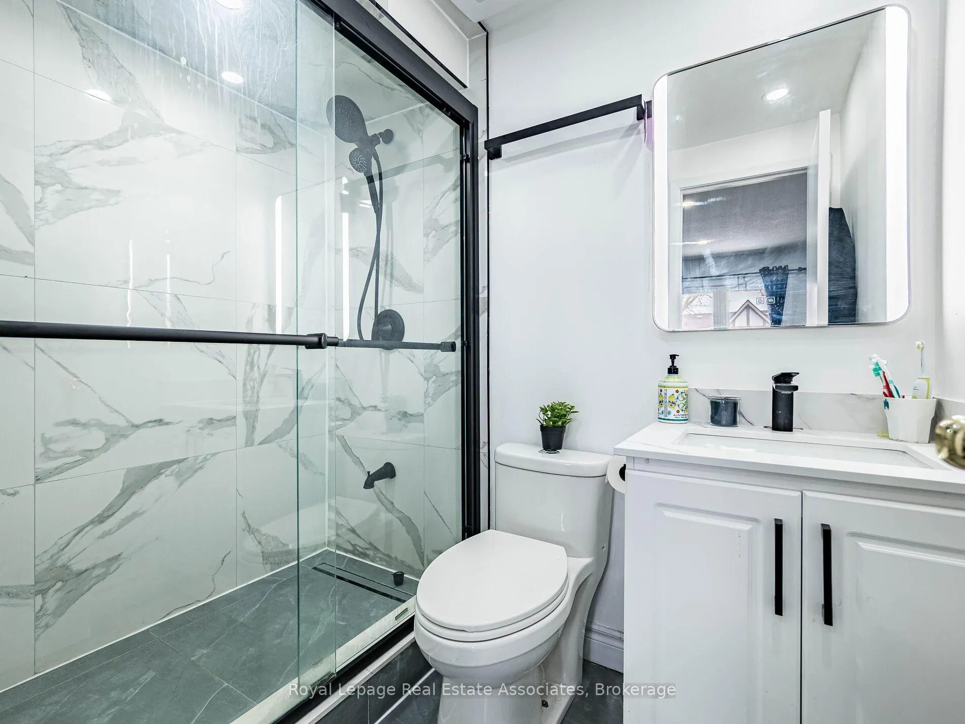 Photo 19 of 19 Gatwick Lane, Brampton, Northgate — HOMEH