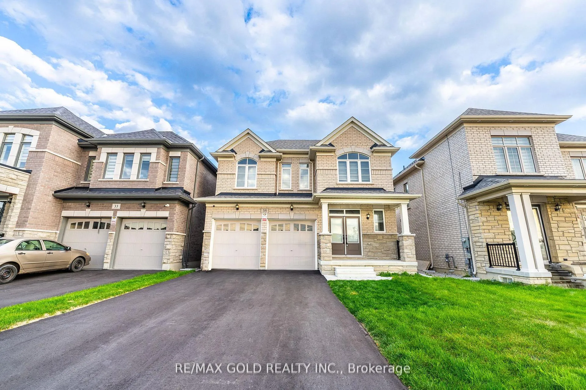 Photo 2 of 35 Academy Drive, Brampton, Bram East — HOMEH