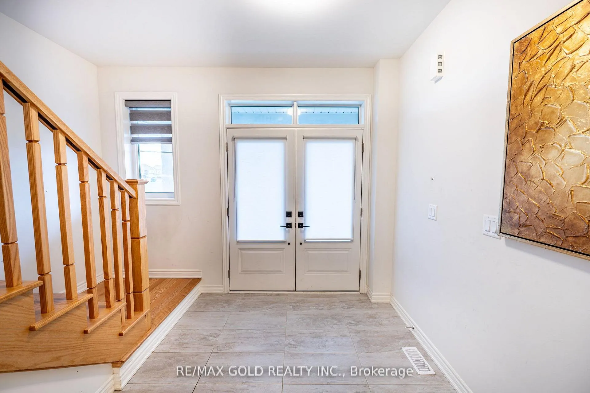 Photo 5 of 35 Academy Drive, Brampton, Bram East — HOMEH