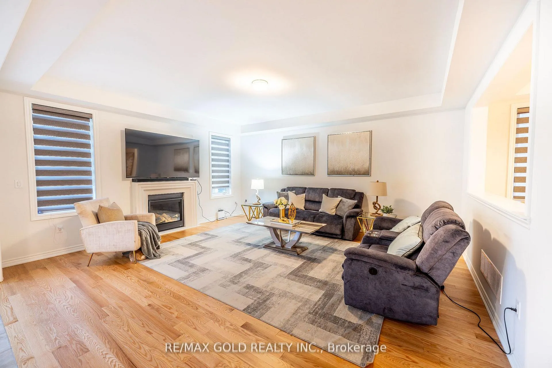 Photo 13 of 35 Academy Drive, Brampton, Bram East — HOMEH