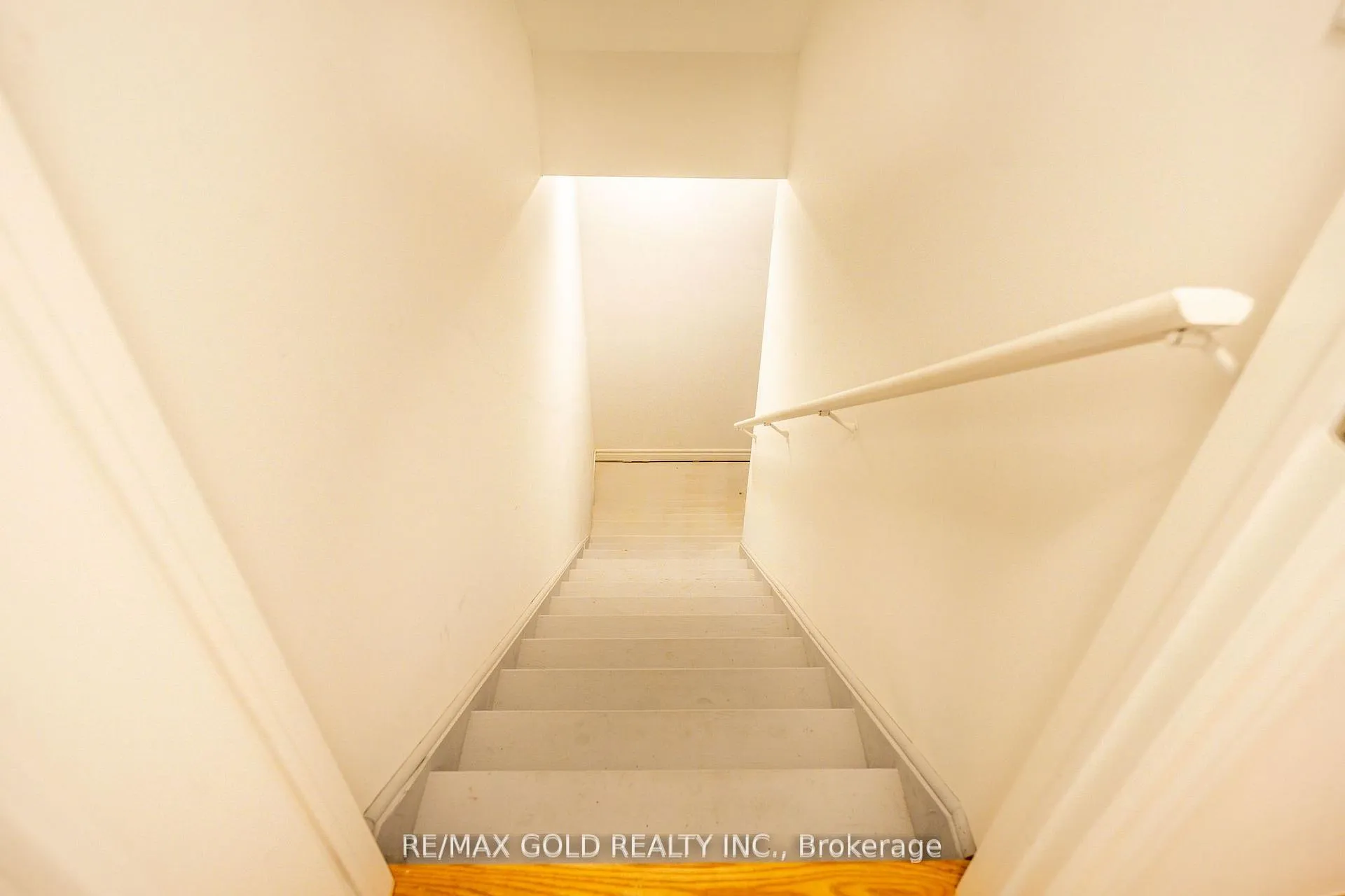 Photo 24 of 35 Academy Drive, Brampton, Bram East — HOMEH