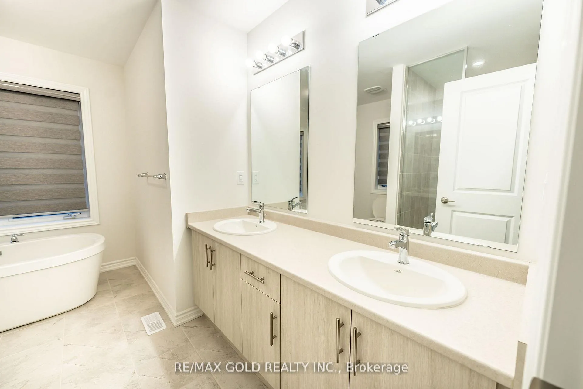 Photo 36 of 35 Academy Drive, Brampton, Bram East — HOMEH