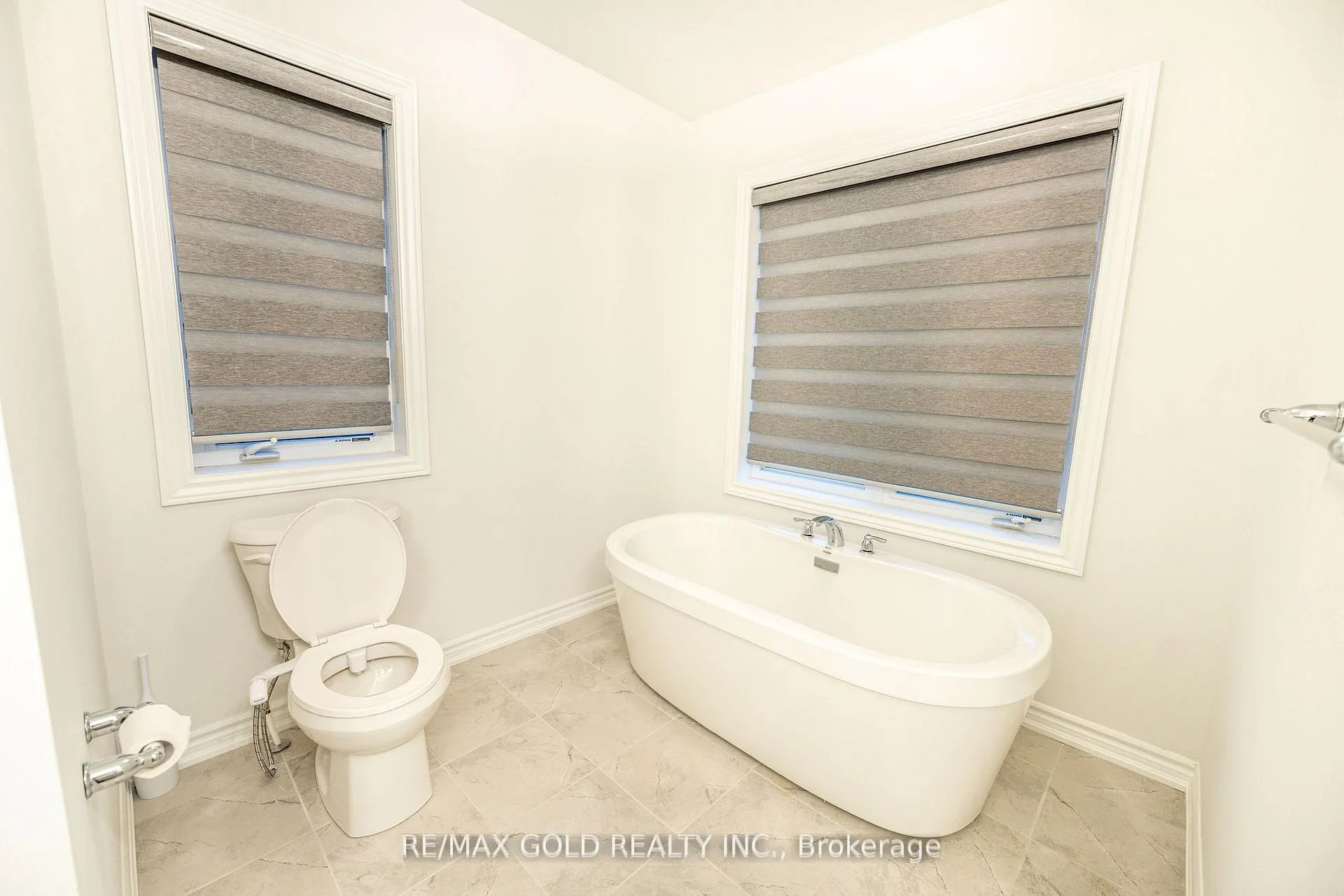 Photo 37 of 35 Academy Drive, Brampton, Bram East — HOMEH