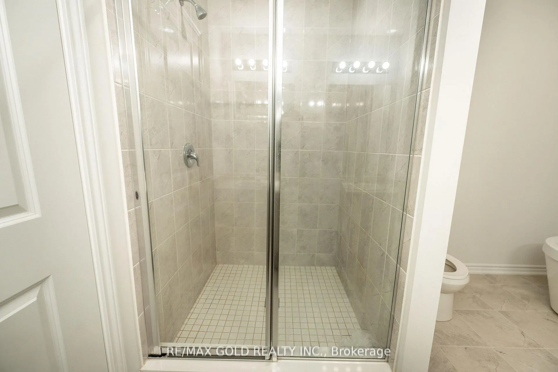 Photo 42 of 35 Academy Drive, Brampton, Bram East — HOMEH