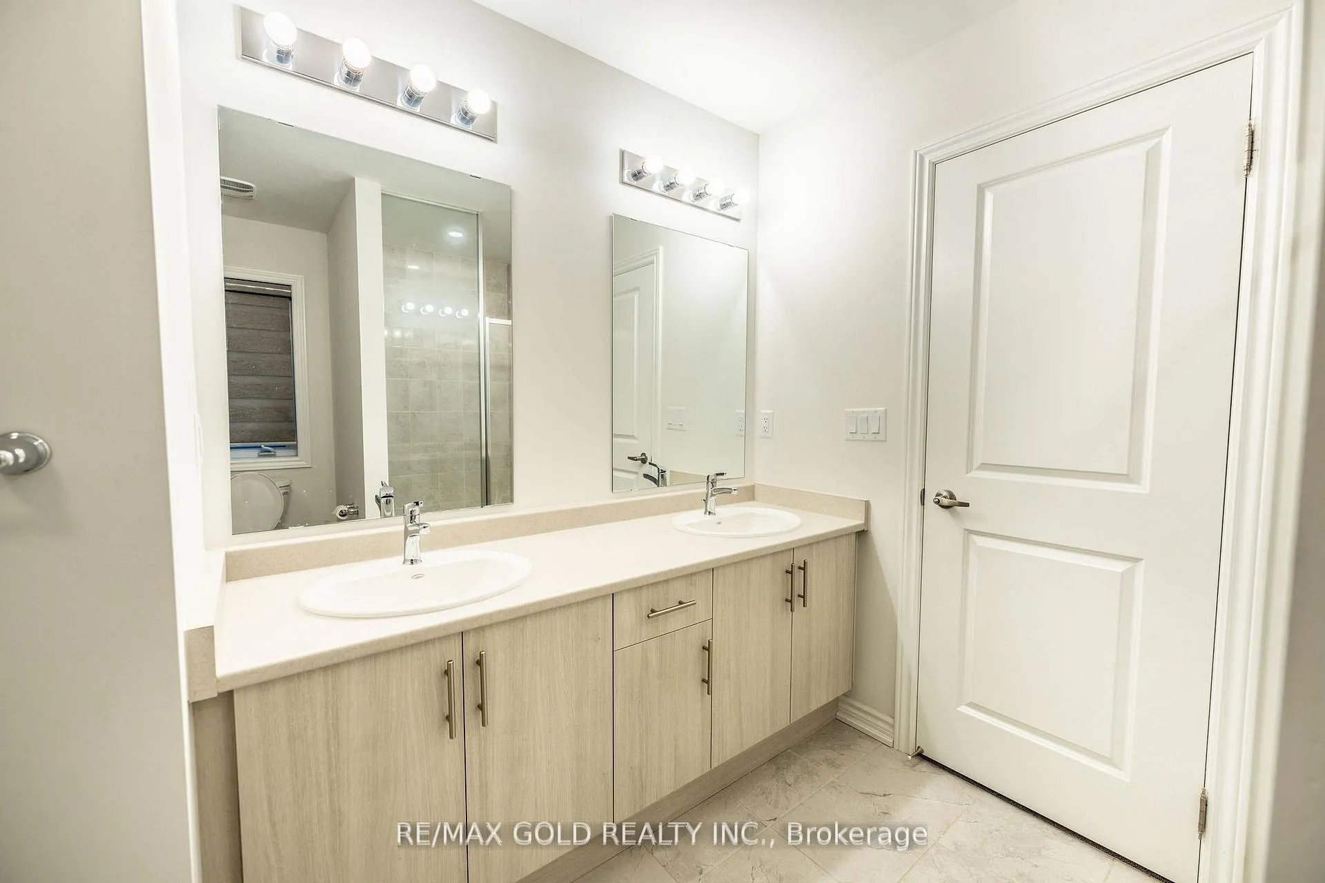 Photo 43 of 35 Academy Drive, Brampton, Bram East — HOMEH