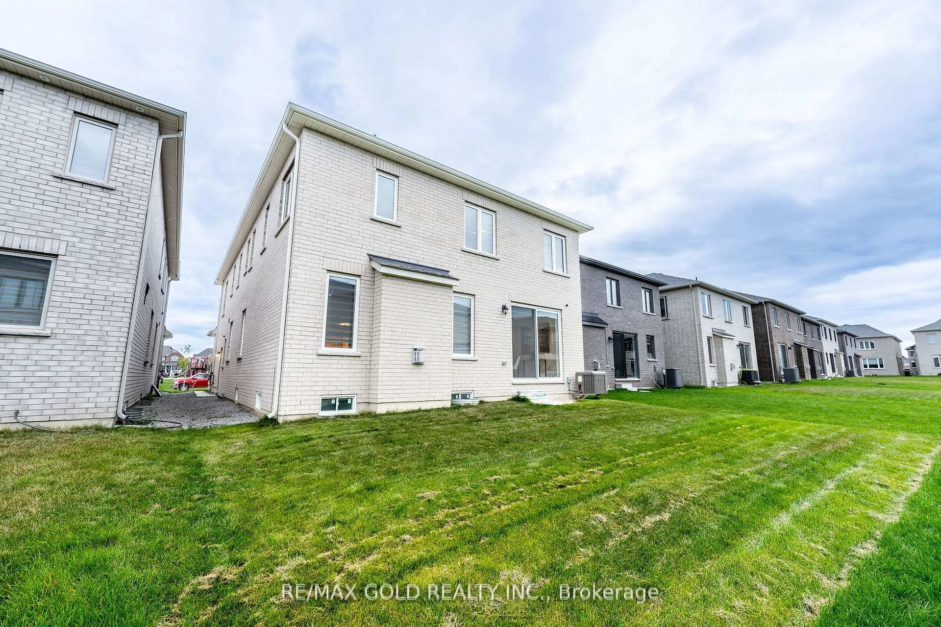 Photo 45 of 35 Academy Drive, Brampton, Bram East — HOMEH