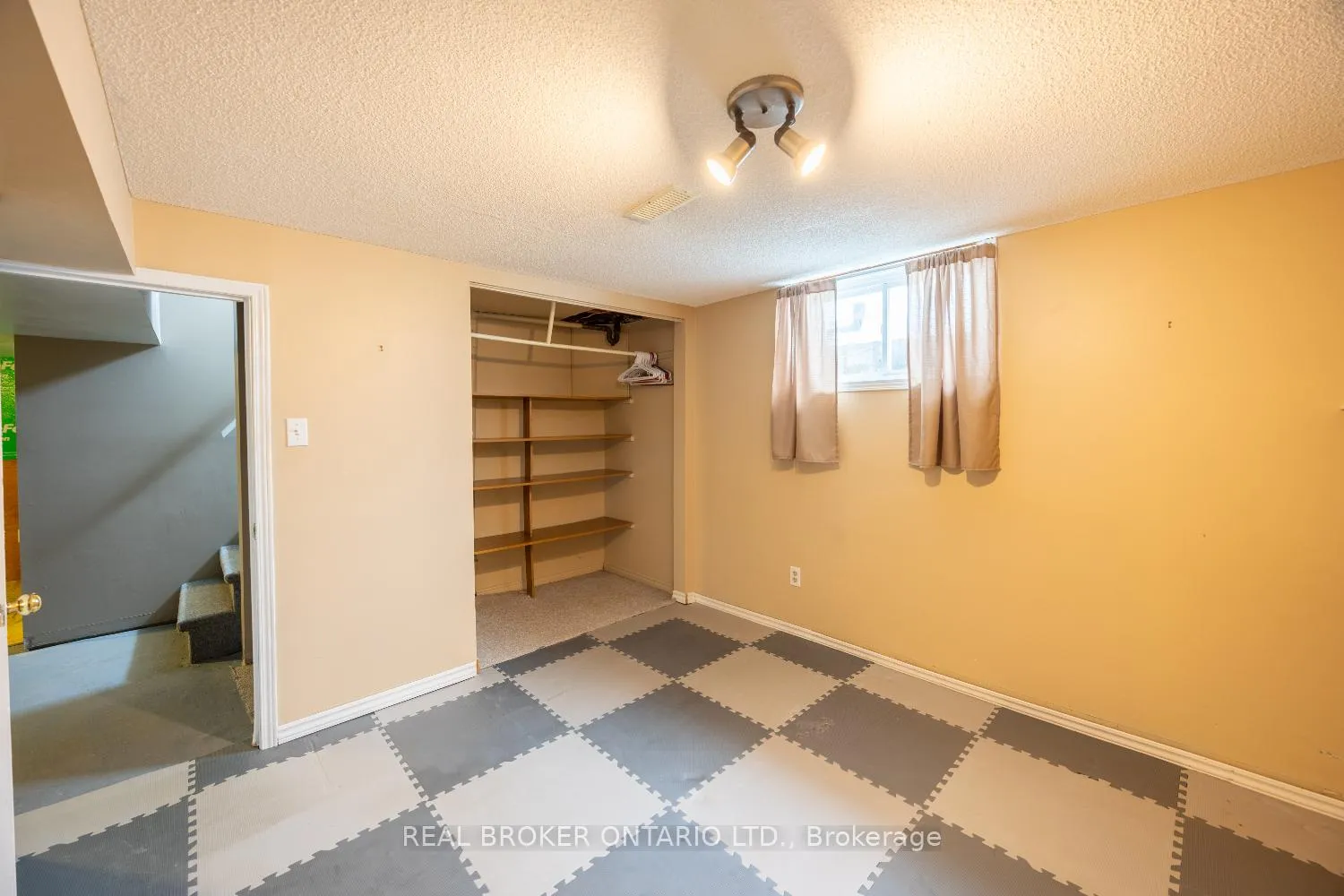Photo 18 of 10 Elizabeth Avenue, Quinte West, Trenton Ward — HOMEH