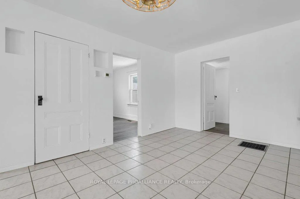 Photo 7 of 1172 Salem Road, Prince Edward County, Ameliasburg Ward — HOMEH