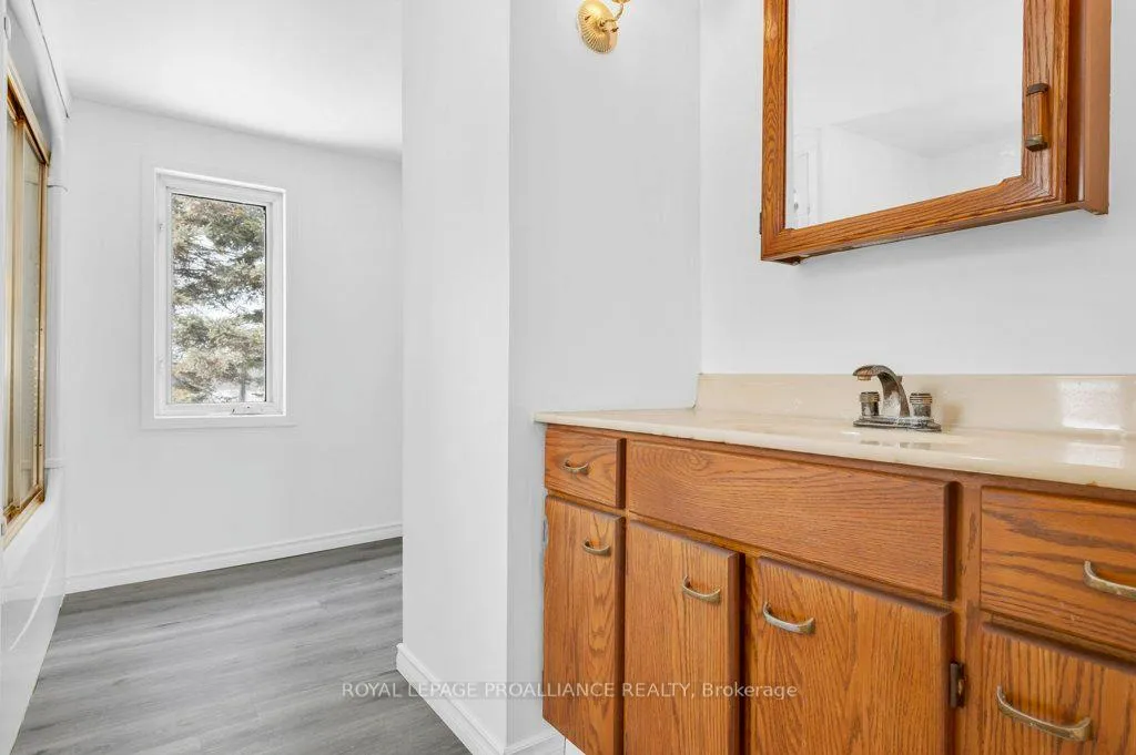 Photo 15 of 1172 Salem Road, Prince Edward County, Ameliasburg Ward — HOMEH