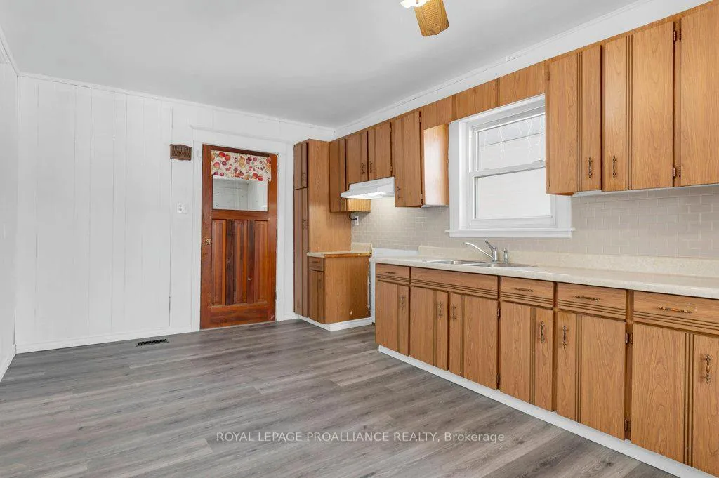 Photo 18 of 1172 Salem Road, Prince Edward County, Ameliasburg Ward — HOMEH