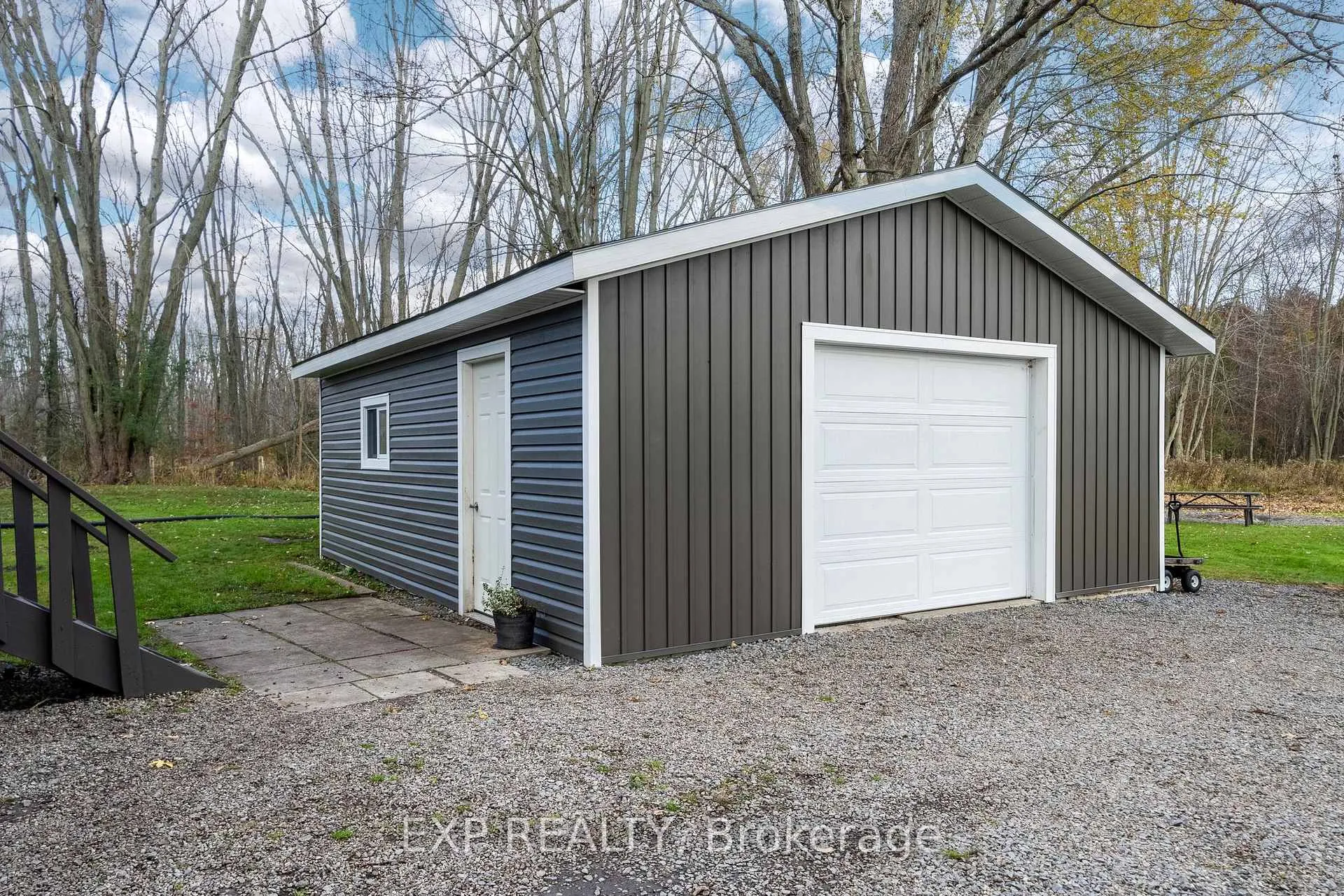 Photo 26 of 24 Taft Road, Prince Edward County, Ameliasburg Ward — HOMEH