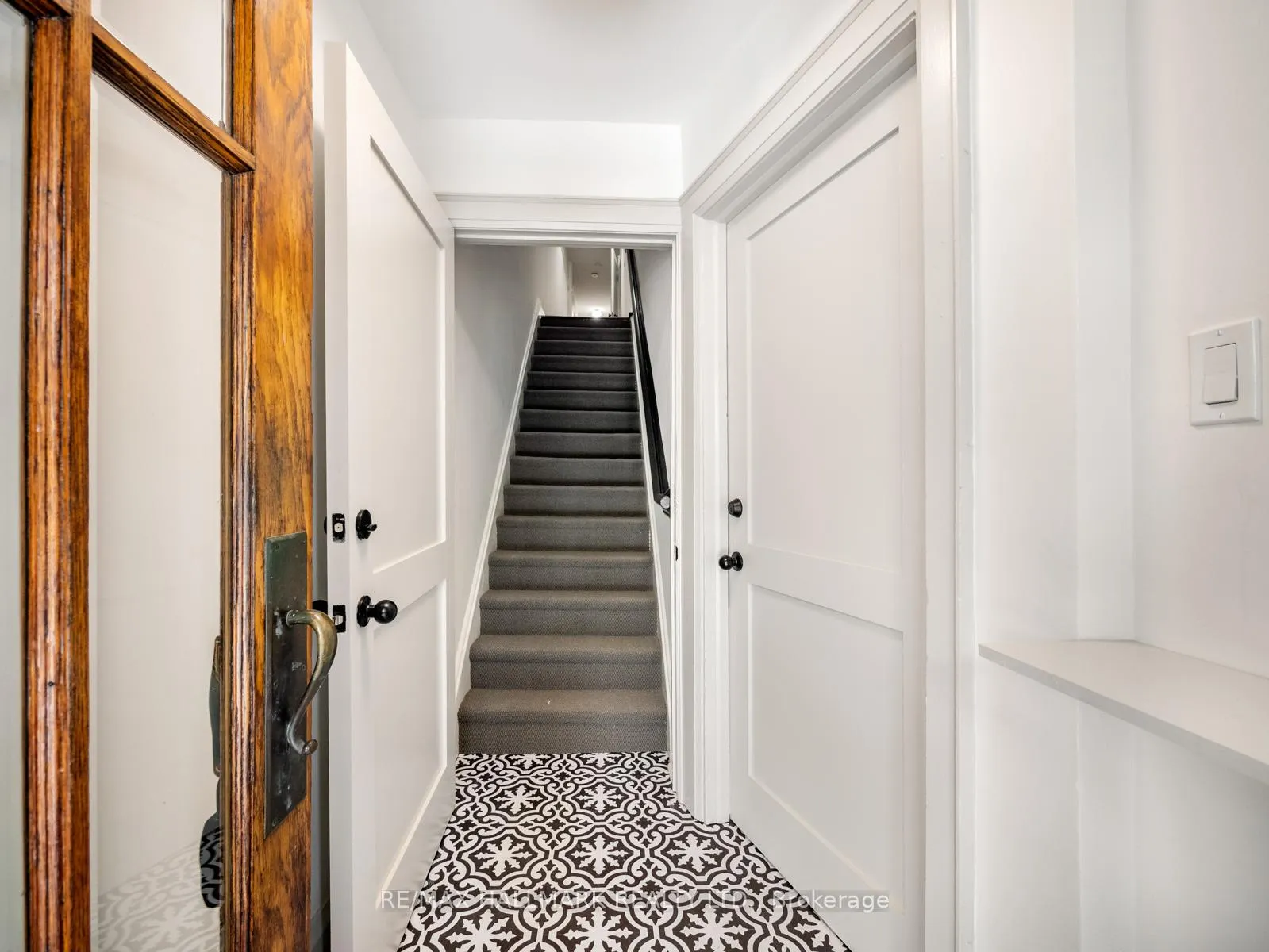 Photo 5 of 42 Glen Manor Drive, Toronto, The Beaches — HOMEH