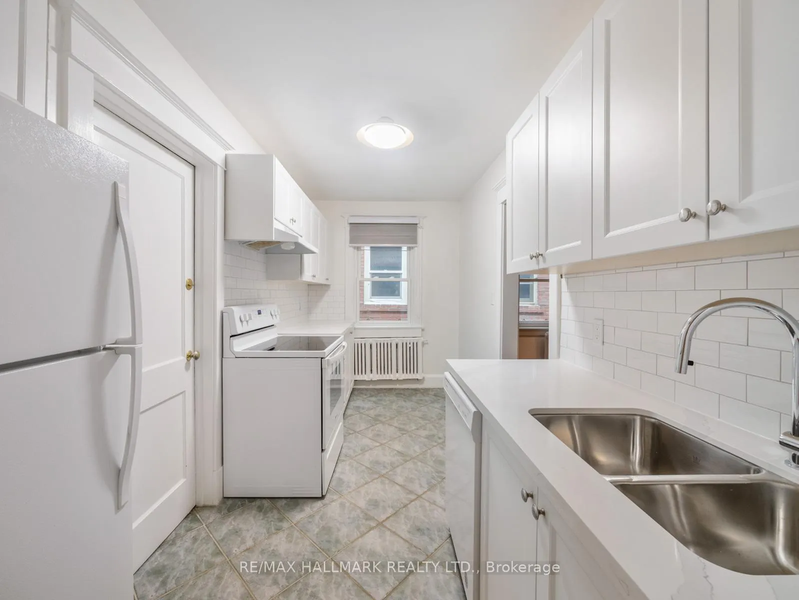 Photo 13 of 42 Glen Manor Drive, Toronto, The Beaches — HOMEH