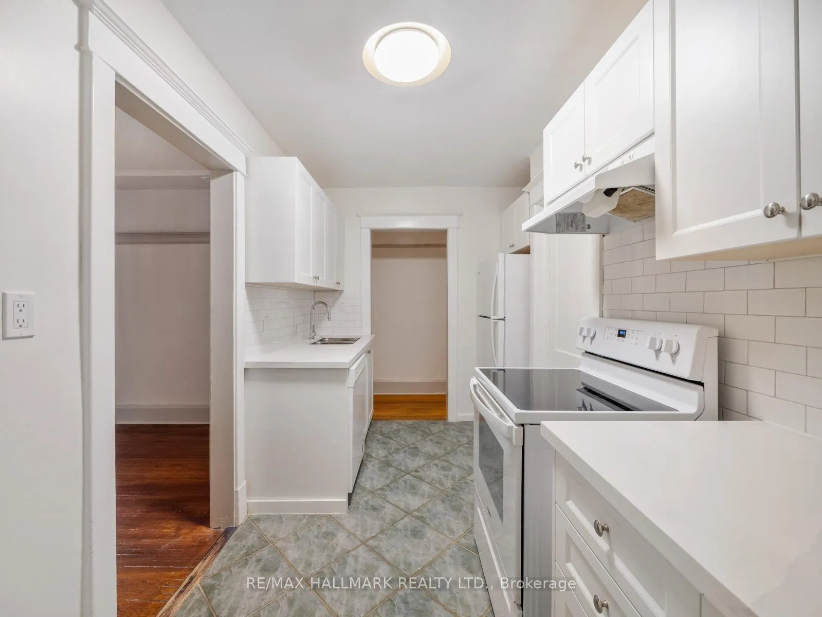 Photo 14 of 42 Glen Manor Drive, Toronto, The Beaches — HOMEH