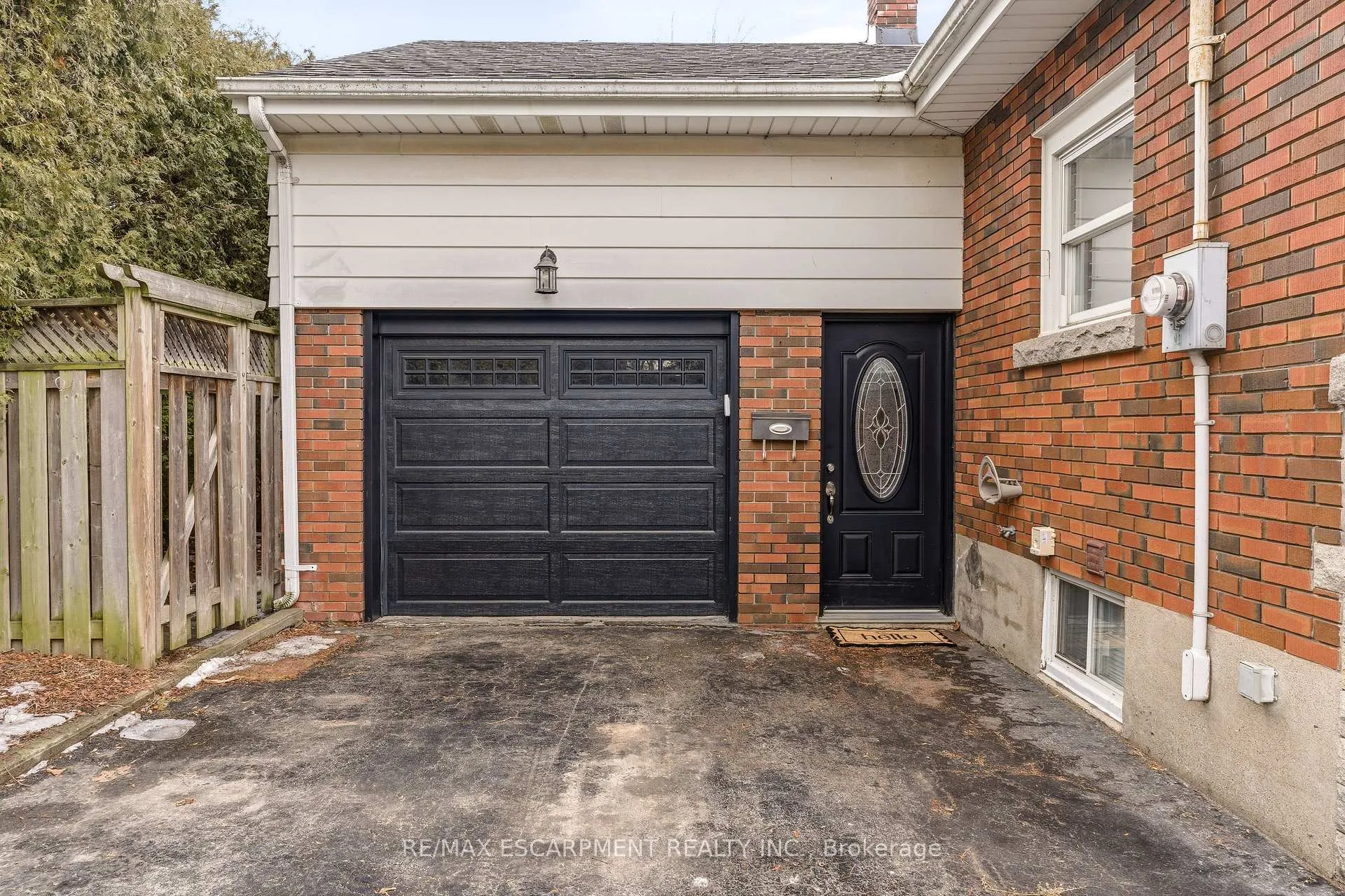 Photo 3 of 411 Pepper Drive, Burlington, Brant — HOMEH