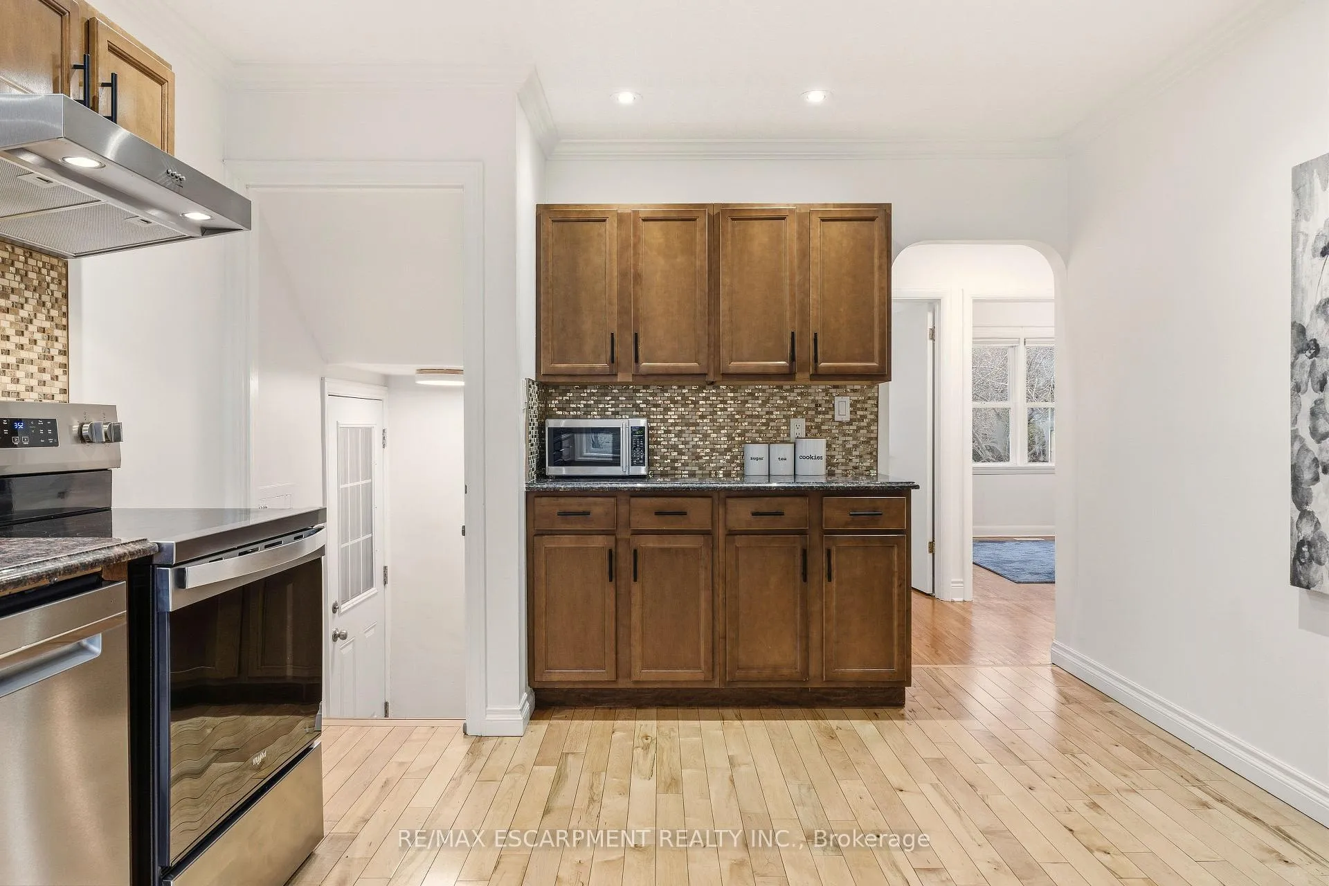 Photo 6 of 411 Pepper Drive, Burlington, Brant — HOMEH