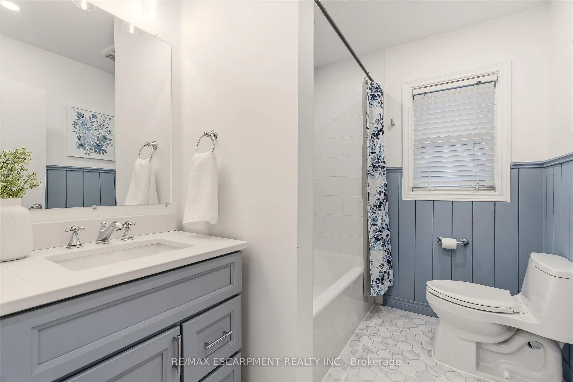 Photo 18 of 411 Pepper Drive, Burlington, Brant — HOMEH