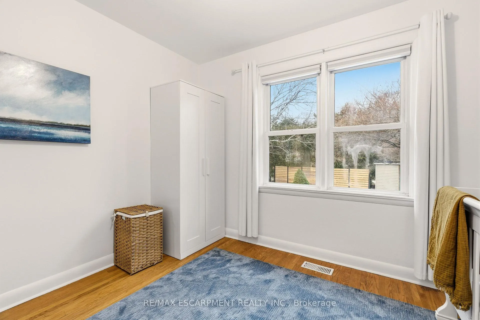 Photo 21 of 411 Pepper Drive, Burlington, Brant — HOMEH