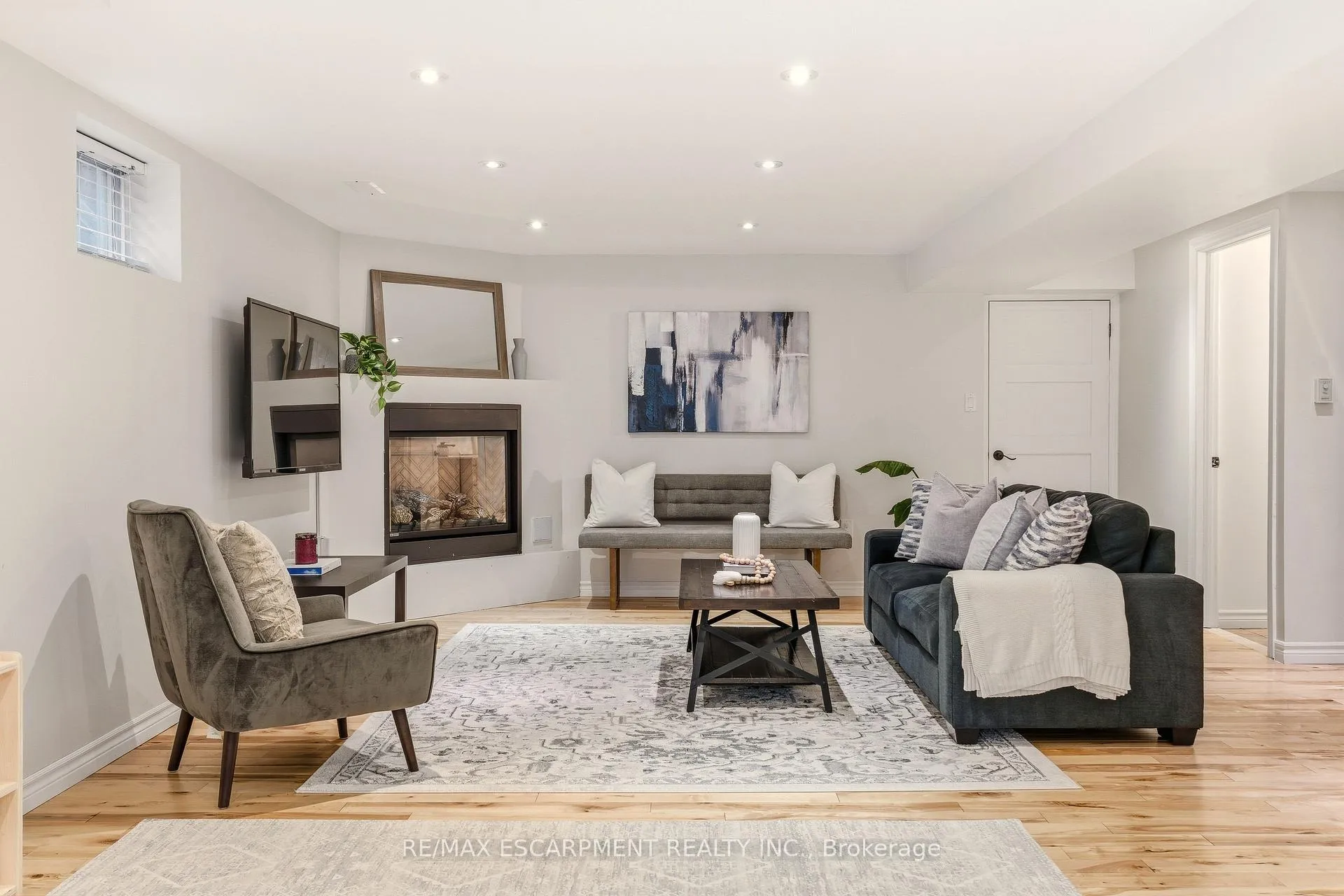 Photo 29 of 411 Pepper Drive, Burlington, Brant — HOMEH