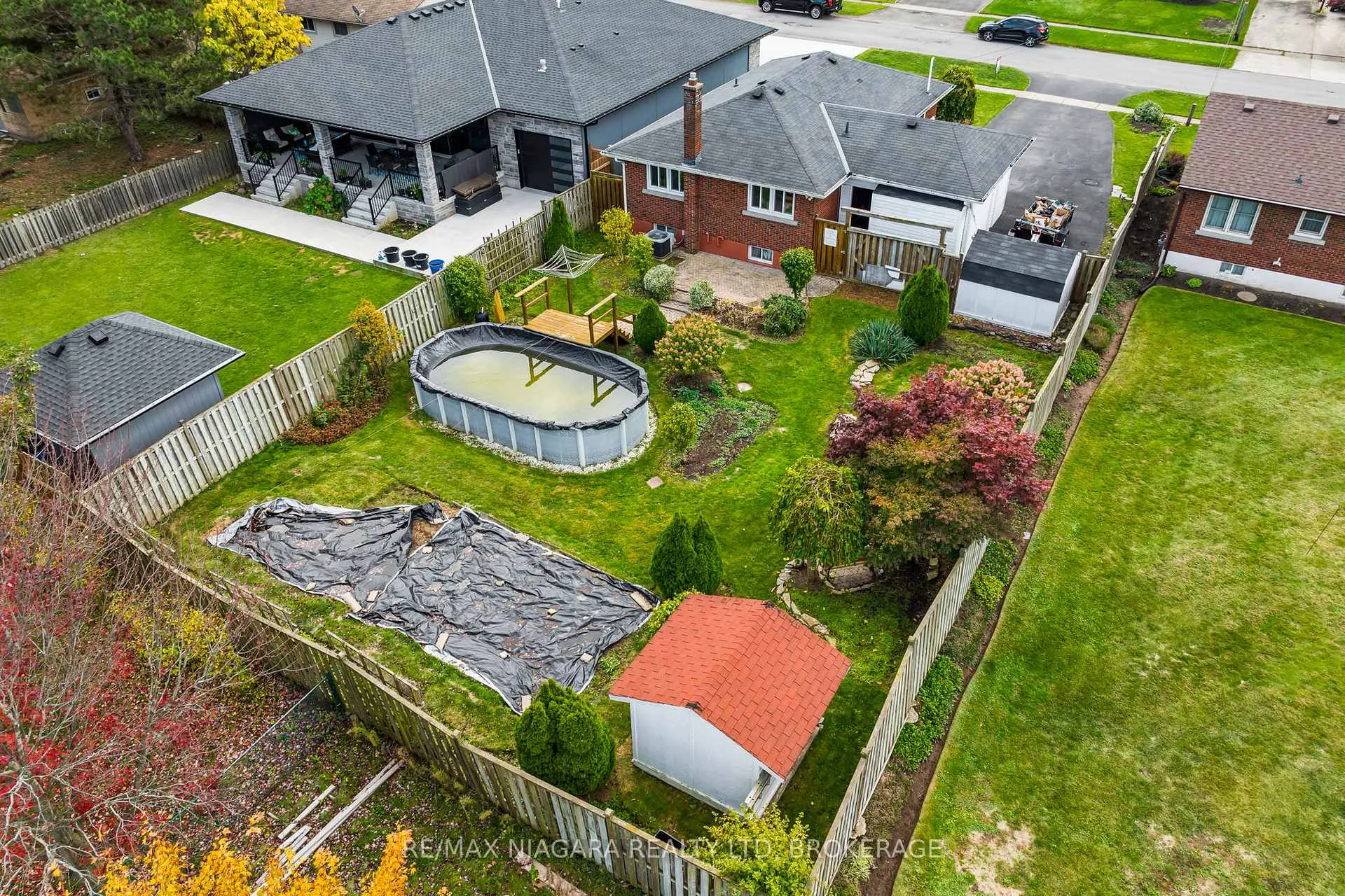 Photo 2 of 7653 Wayne Street, Niagara Falls, Ascot — HOMEH