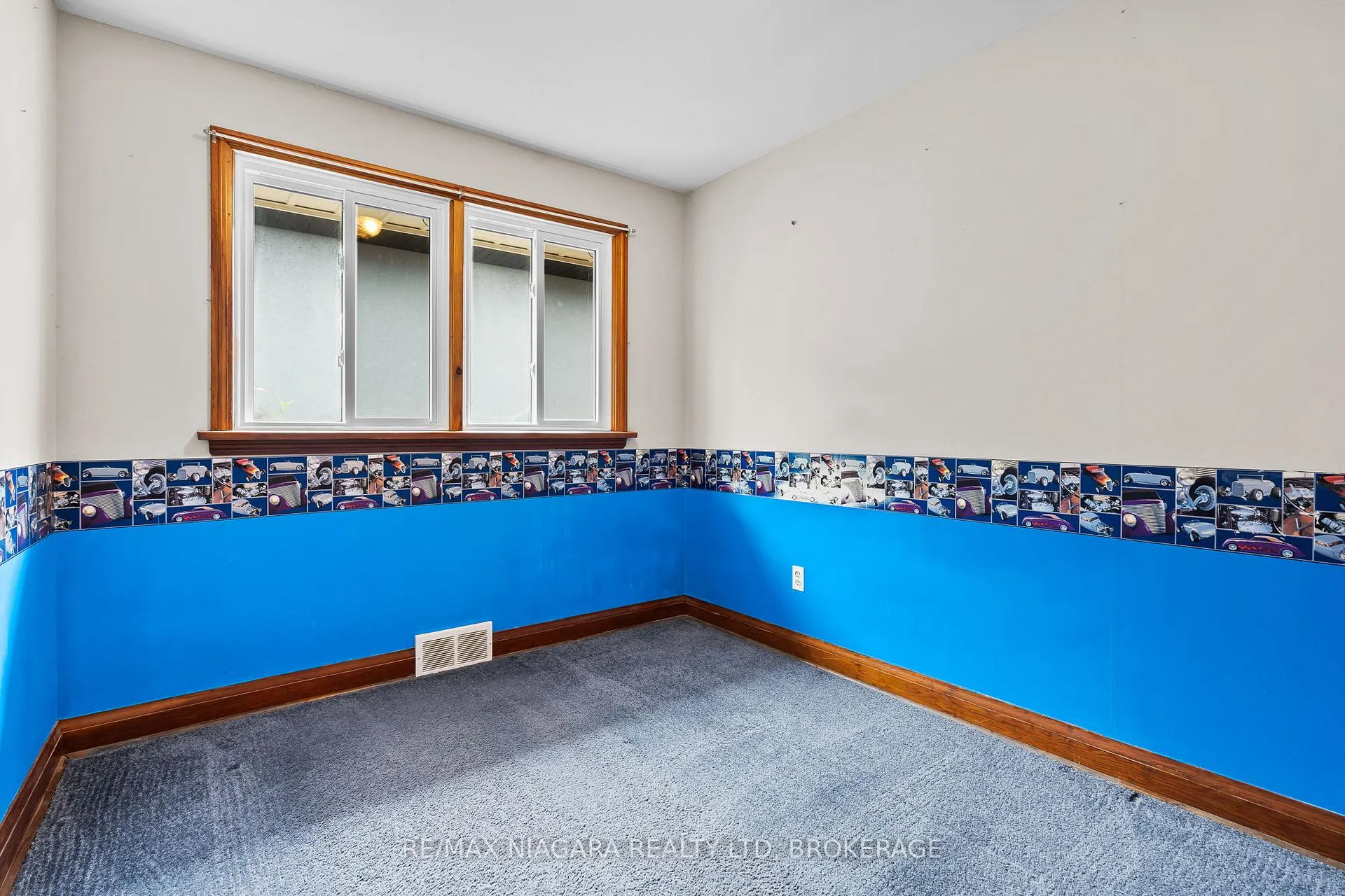 Photo 12 of 7653 Wayne Street, Niagara Falls, Ascot — HOMEH