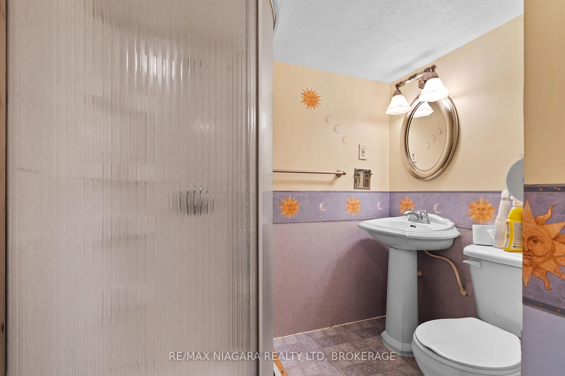 Photo 16 of 7653 Wayne Street, Niagara Falls, Ascot — HOMEH
