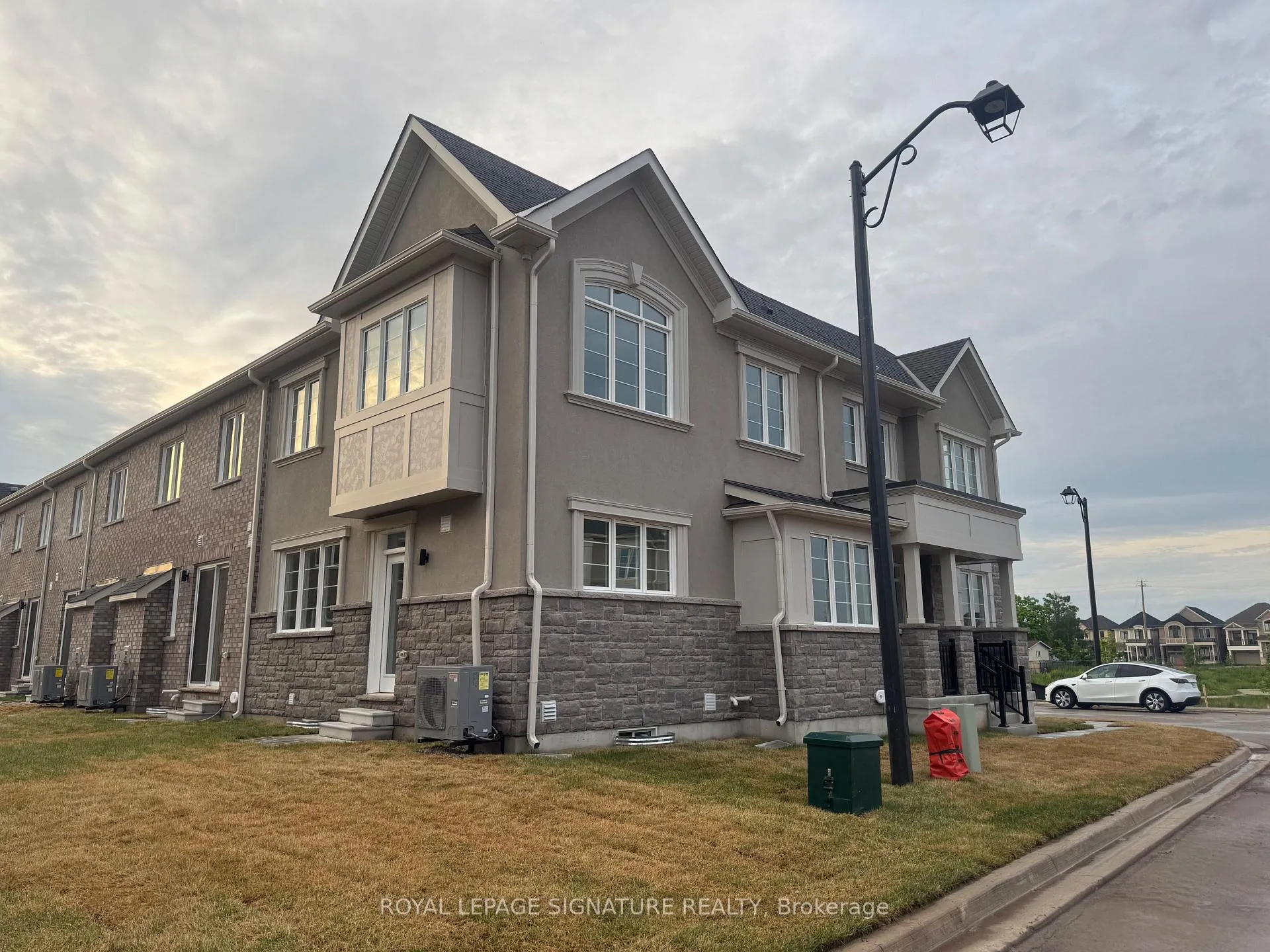 Photo 1 of Unit 8, 1257 Ferguson Drive, Milton, Bowes — HOMEH