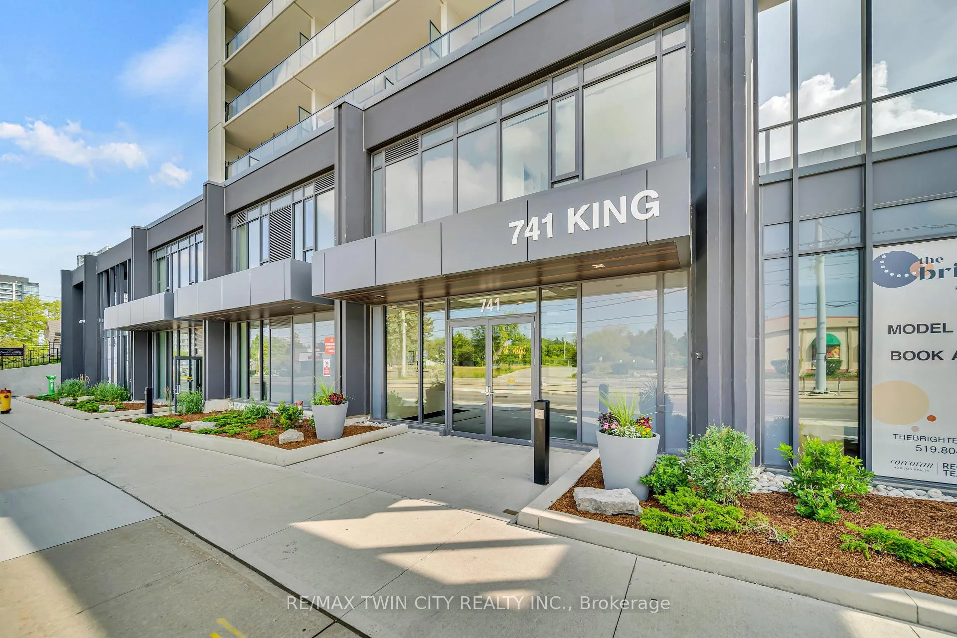 Photo 2 of Unit 906, 741 King Street W, Kitchener — HOMEH