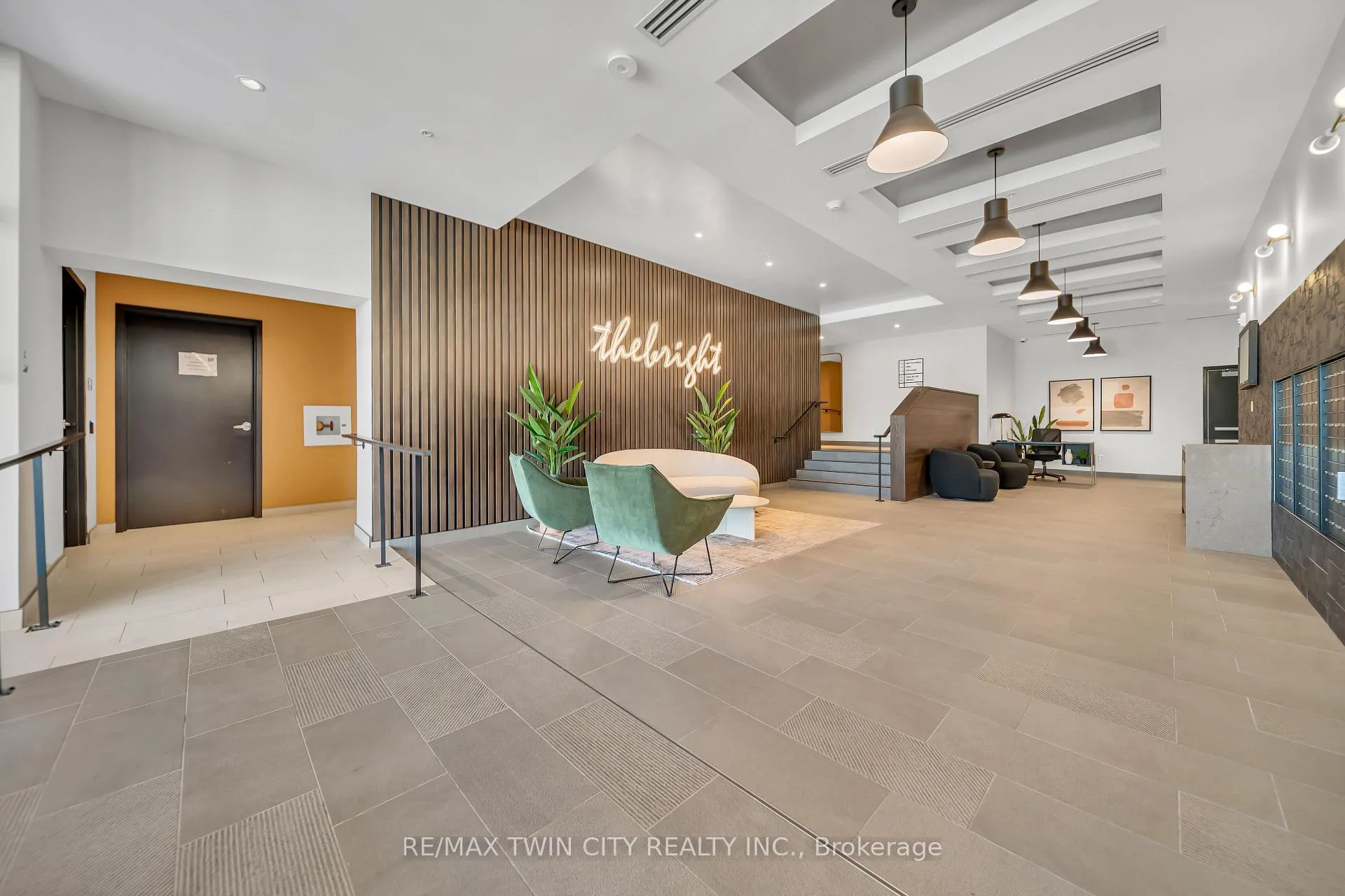 Photo 3 of Unit 906, 741 King Street W, Kitchener — HOMEH