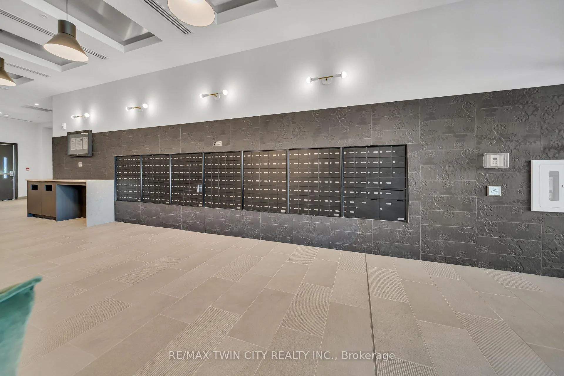 Photo 4 of Unit 906, 741 King Street W, Kitchener — HOMEH